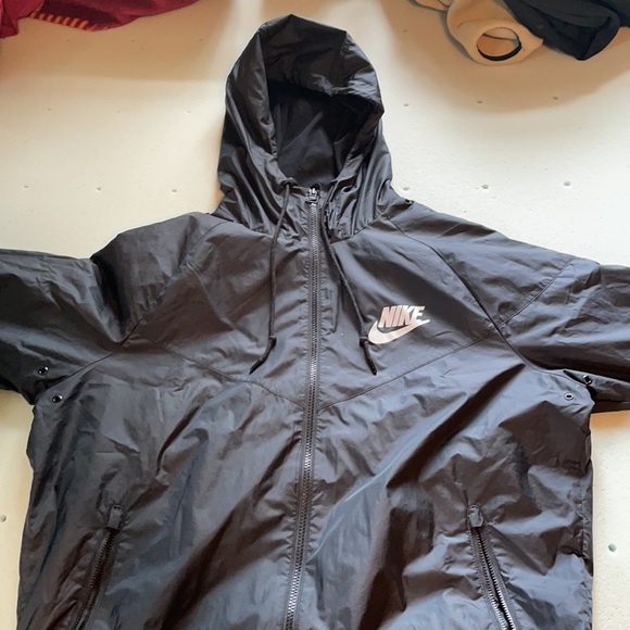 Nike Windbreaker - Picture 3 of 4